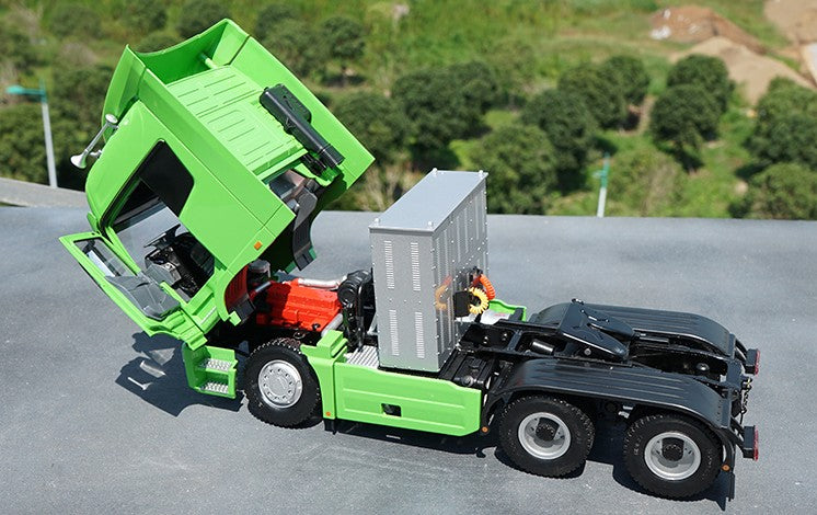 Original factory authentic Foton AUMAN MT Version 1:24 AUMAN GTL LNG semi-trailer tractor alloy scale models for gift, collection Original factory authentic Foton AUMAN MT Version 1:24 AUMAN GTL LNG semi-trailer tractor alloy scale models for gift, collection