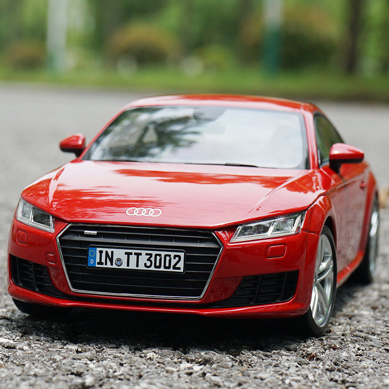 High quality authentic 1:18 Audi TT sport car model Minichamps new TT diecast car model with small gift High quality authentic 1:18 Audi TT sport car model Minichamps new TT diecast car model with small gift