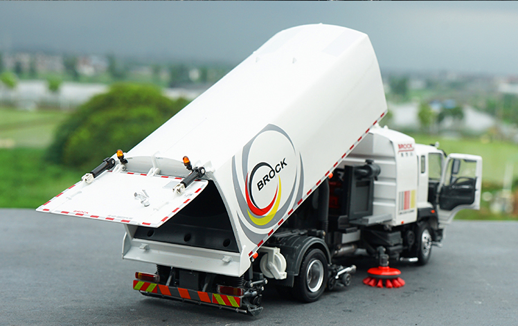 Original factory authentic diecast 1/35 FOTON BROCK Vacuum Cleaner Sweeper Truck Diecast Car Model toy gift Original factory authentic diecast 1/35 FOTON BROCK Vacuum Cleaner Sweeper Truck Diecast Car Model toy gift