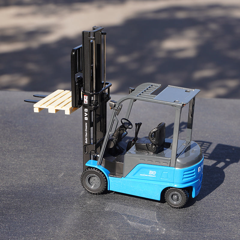 Original factory 1:25 BYD CPD 30 diecast electric forklift engineering machinery toy model for gift, toy Original factory 1:25 BYD CPD 30 diecast electric forklift engineering machinery toy model for gift, toy