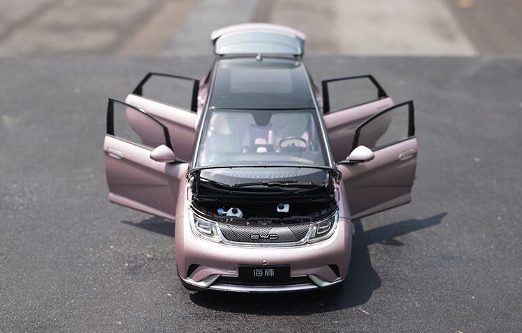 1:18 original factory BYD dolphin 2021 pure electric car model alloy simulation model, pink car model 1:18 original factory BYD dolphin 2021 pure electric car model alloy simulation model, pink car model