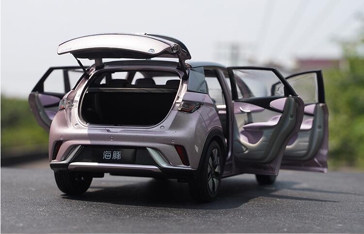 1:18 original factory BYD dolphin 2021 pure electric car model alloy simulation model, pink car model 1:18 original factory BYD dolphin 2021 pure electric car model alloy simulation model, pink car model