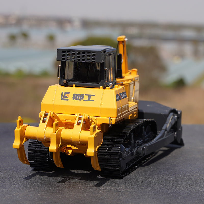Original factory 1:35 Liugong GLGB230 Limited edition diecast Bulldozer model Alloy loading construction vehicle models for collection Original factory 1:35 Liugong GLGB230 Limited edition diecast Bulldozer model Alloy loading construction vehicle models for collection