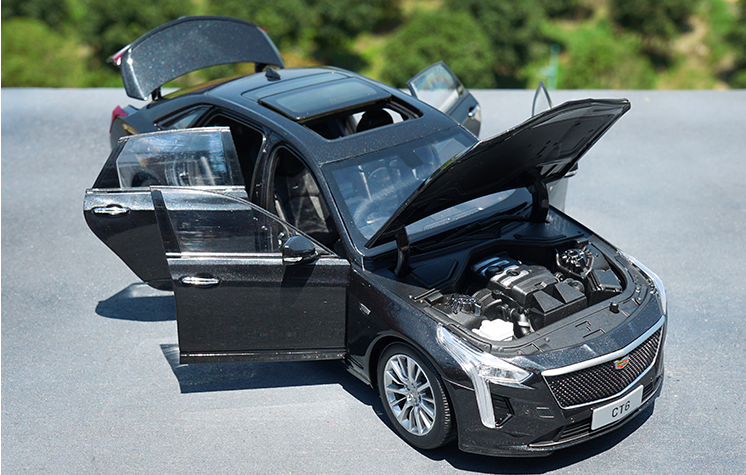 Original factory authentic 1:18 Cadilac 2019 version Brand new CT6 diecast car model for gift Original factory authentic 1:18 Cadilac 2019 version Brand new CT6 diecast car model for gift