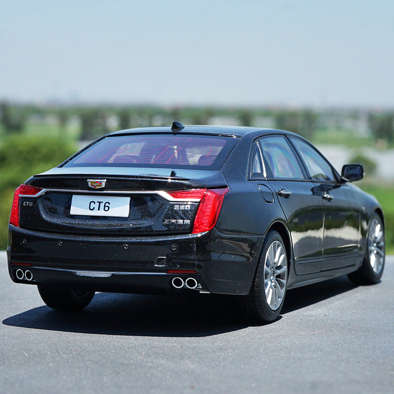 Original factory authentic 1:18 Cadilac 2019 version Brand new CT6 diecast car model for gift Original factory authentic 1:18 Cadilac 2019 version Brand new CT6 diecast car model for gift
