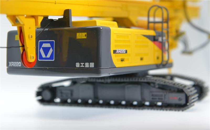 1/35 Scale Model XCMG XR220 Rotary Drilling Rig Diecast Model 1/35 Scale Model XCMG XR220 Rotary Drilling Rig Diecast Model