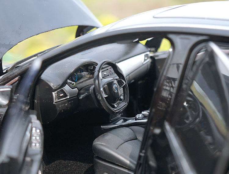 High quality black/white 1:18 BYD Denza 500 Diecast SUV car model For kids toy vehicle High quality black/white 1:18 BYD Denza 500 Diecast SUV car model For kids toy vehicle