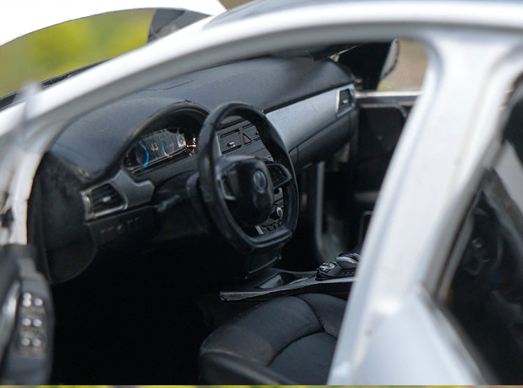 High quality black/white 1:18 BYD Denza 500 Diecast SUV car model For kids toy vehicle High quality black/white 1:18 BYD Denza 500 Diecast SUV car model For kids toy vehicle