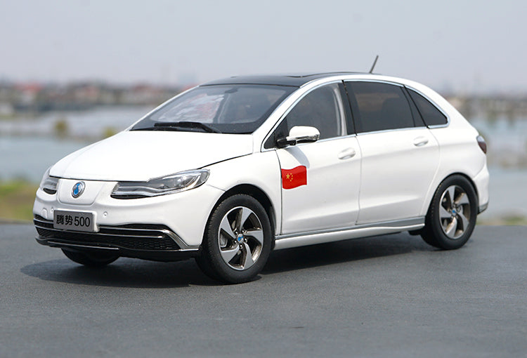 High quality black/white 1:18 BYD Denza 500 Diecast SUV car model For kids toy vehicle High quality black/white 1:18 BYD Denza 500 Diecast SUV car model For kids toy vehicle