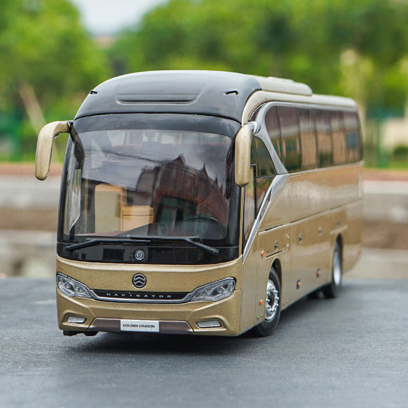 Diecast 1:42 Xiamen Golden Dragon XML6129 Navigator bus model with small gift Diecast 1:42 Xiamen Golden Dragon XML6129 Navigator bus model with small gift