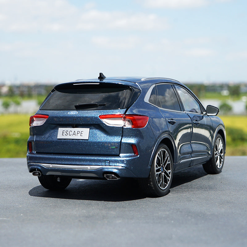 Original factory high quality 1:18 Ford ESCAPE diecast SUV car model for gift, collection Original factory high quality 1:18 Ford ESCAPE diecast SUV car model for gift, collection