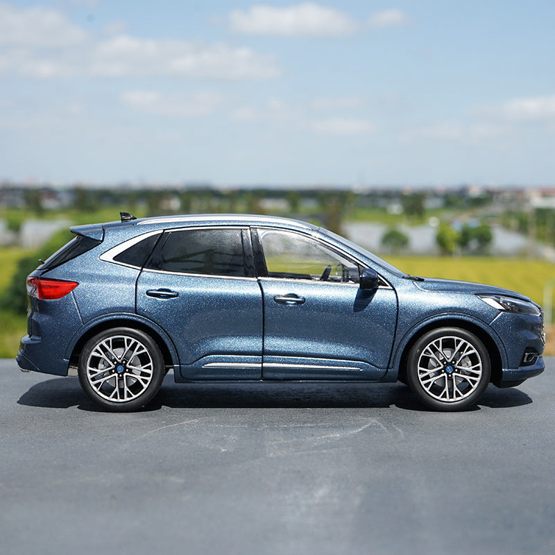 Original factory high quality 1:18 Ford ESCAPE diecast SUV car model for gift, collection Original factory high quality 1:18 Ford ESCAPE diecast SUV car model for gift, collection