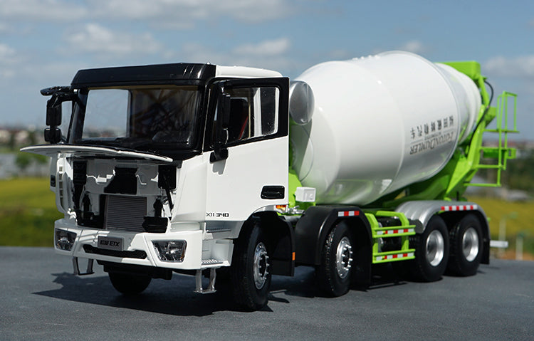 1:24 Original Foton Daimler Auman EST LOXA ETX 8*4 concrete mixer diecast engineering truck model 1:24 Original Foton Daimler Auman EST LOXA ETX 8*4 concrete mixer diecast engineering truck model
