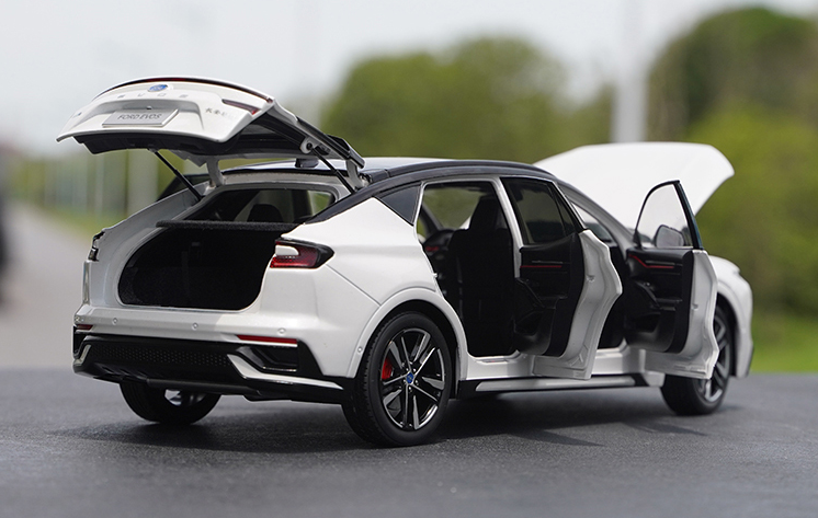 Original factory 1:18 Changan Ford EVOS alloy car model metal cross-country toy car models Original factory 1:18 Changan Ford EVOS alloy car model metal cross-country toy car models