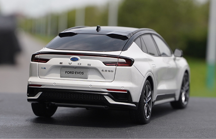 Original factory 1:18 Changan Ford EVOS alloy car model metal cross-country toy car models Original factory 1:18 Changan Ford EVOS alloy car model metal cross-country toy car models