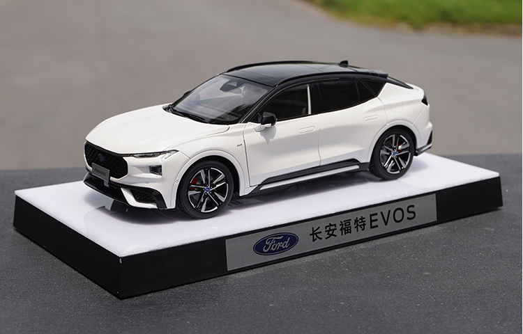 Original factory 1:18 Changan Ford EVOS alloy car model metal cross-country toy car models Original factory 1:18 Changan Ford EVOS alloy car model metal cross-country toy car models
