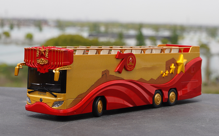 Original factory 1:42 Foton AUV 70th aniversary Concierge Car Double Decker Sight bus alloy model for collection