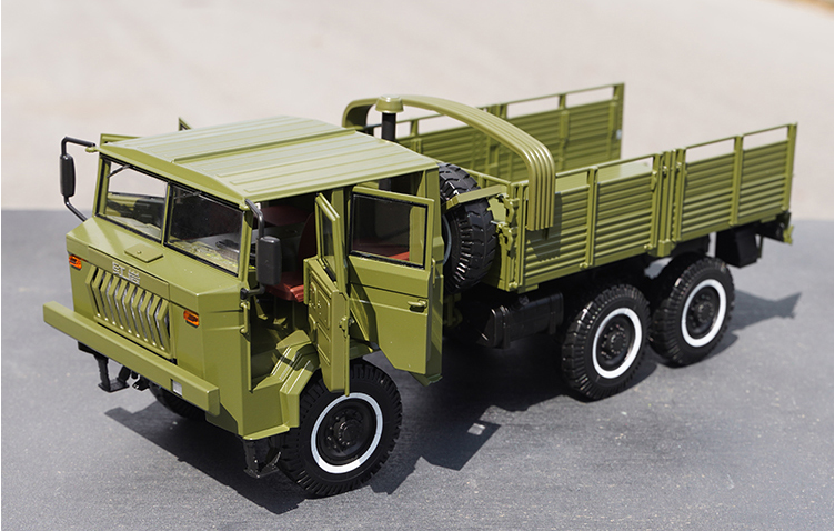 Original factory 1:24 Saic Hongyan CQ261 6×6 heavy military vehicle cross-country diecast truck alloy car model for gift, collection Original factory 1:24 Saic Hongyan CQ261 6×6 heavy military vehicle cross-country diecast truck alloy car model for gift, collection