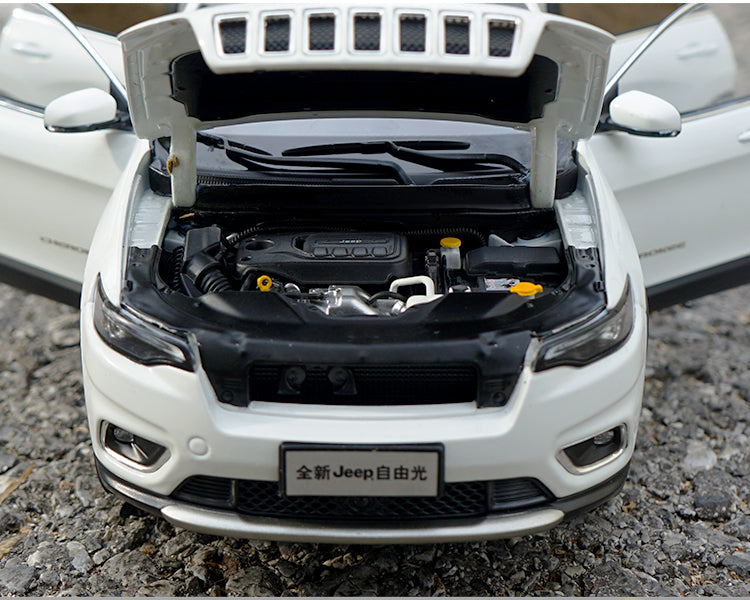 Original factory high quality Gac Fick Fiat Chrysler 1:18 Jeep Cherokee 2020 diecast SUV car model for gift, collection Original factory high quality Gac Fick Fiat Chrysler 1:18 Jeep Cherokee 2020 diecast SUV car model for gift, collection