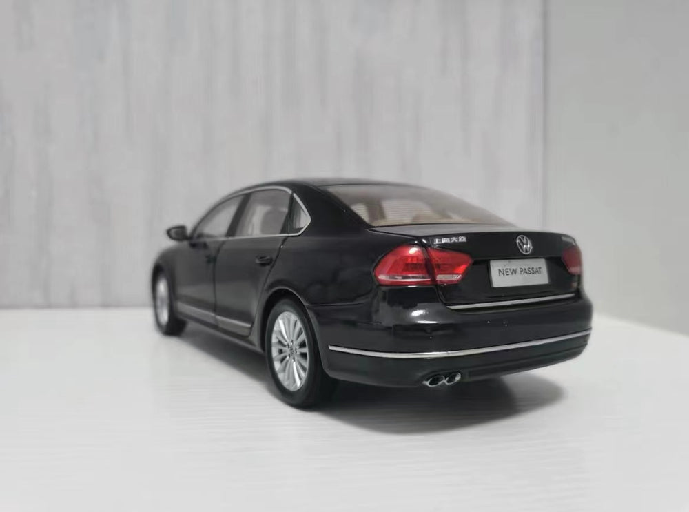 1:18 Volkswagen VW NEW passat 2011 version black diecast scale car model for collection 1:18 Volkswagen VW NEW passat 2011 version black diecast scale car model for collection