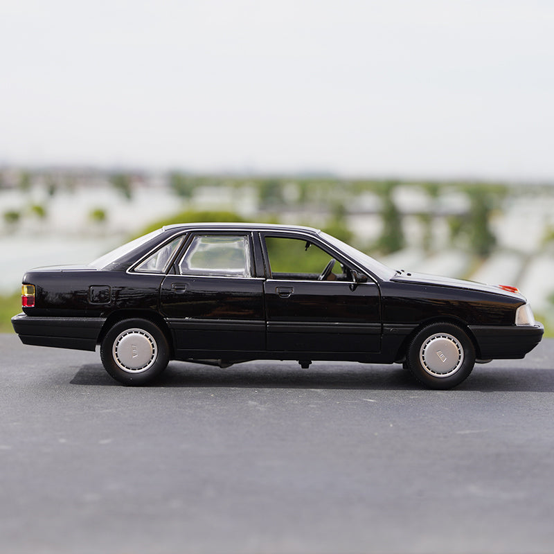 Original 1:18 FAW Hongqi CA7220 AE diecast alloy car model for collection, gift Original 1:18 FAW Hongqi CA7220 AE diecast alloy car model for collection, gift