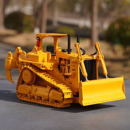 Original factory 1:48 CCM Cat D10 diecast bulldozer model alloy scale simulation engineering machinery model