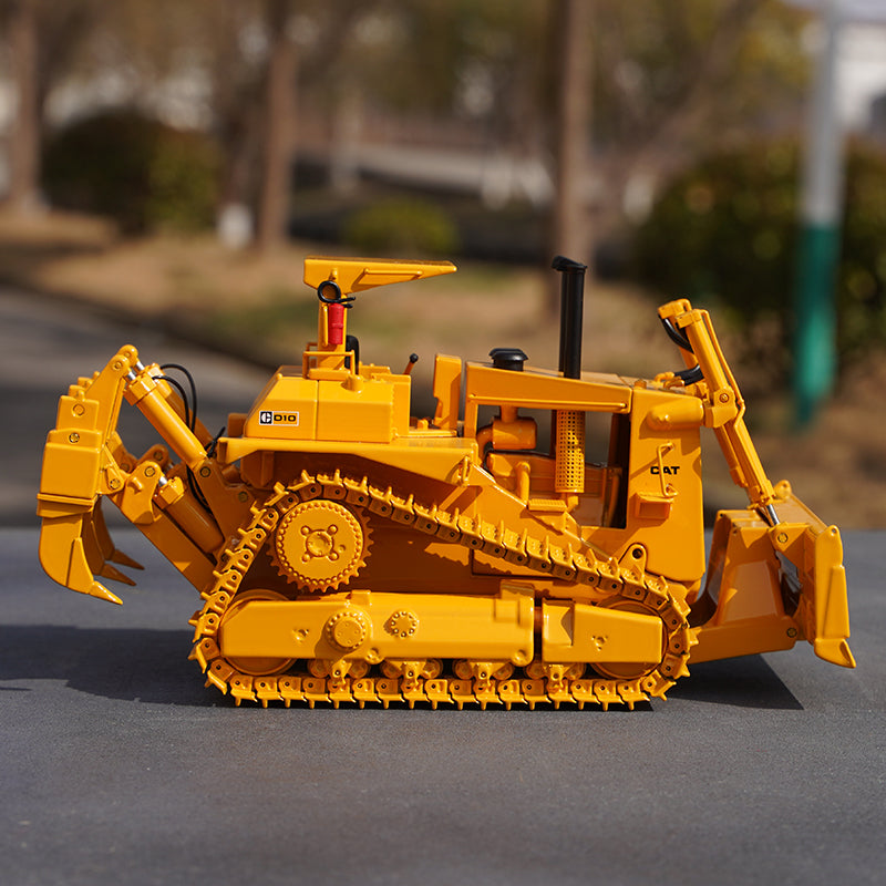 Original factory 1:48 CCM Cat D10 diecast bulldozer model alloy scale simulation engineering machinery model Original factory 1:48 CCM Cat D10 diecast bulldozer model alloy scale simulation engineering machinery model