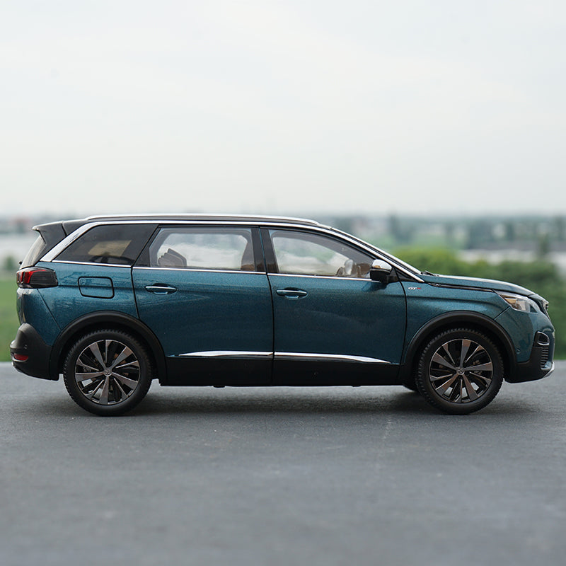 Original factory authentic 1:18 PEUGEOT 5008 diecast SUV car model for gift, collection Original factory authentic 1:18 PEUGEOT 5008 diecast SUV car model for gift, collection
