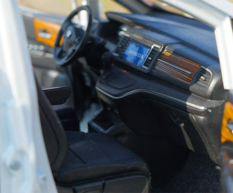 ORIGINAL Brown/White 1:18 Scale Honda MPV Elysion 2016 Diecast Car Model with small gift ORIGINAL Brown/White 1:18 Scale Honda MPV Elysion 2016 Diecast Car Model with small gift