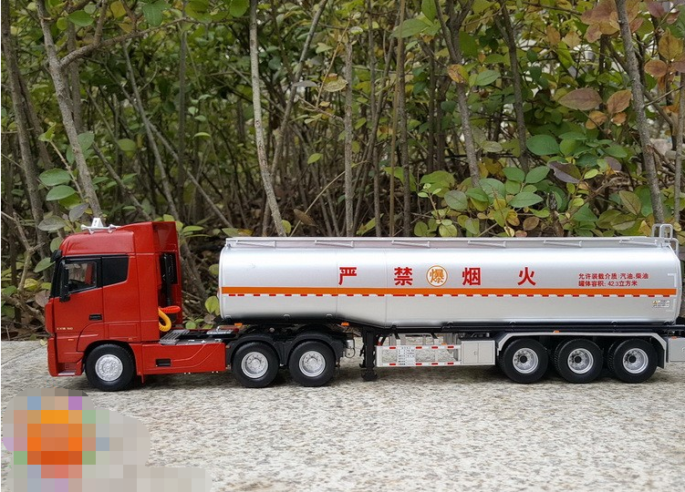 Original factory 1:36 Foton Ouman EST-A diecast oil tank model alloy container tank truck model for gift Original factory 1:36 Foton Ouman EST-A diecast oil tank model alloy container tank truck model for gift