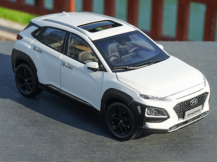 Original 1/18 Dealer Edition Hyundai Encino (White) SUV Diecast Car Model with small gift Original 1/18 Dealer Edition Hyundai Encino (White) SUV Diecast Car Model with small gift