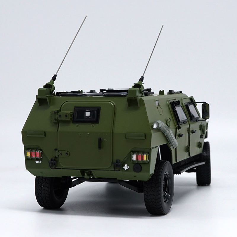 Original 1:18 Dongfeng New Warrior Off-road Armored Vehicles Alloy 70th anniversary parade military armored car models for gift, collection Original 1:18 Dongfeng New Warrior Off-road Armored Vehicles Alloy 70th anniversary parade military armored car models for gift, collection