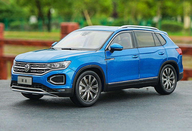 Original 1/18 FAW-Volkswagen TAYRON SUV Zinc Alloy Car model With small gift Original 1/18 FAW-Volkswagen TAYRON SUV Zinc Alloy Car model With small gift