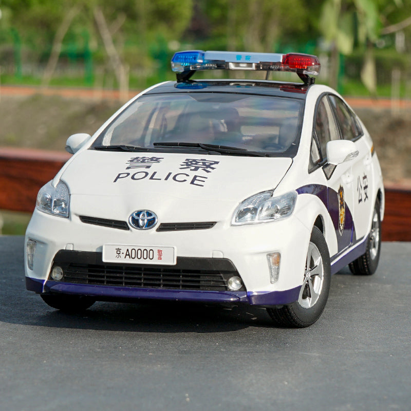 Original Authorized factory diecast 1:18 Toyota Prius hybrid Diecast Metal Classic toy Models for gift, collection Original Authorized factory diecast 1:18 Toyota Prius hybrid Diecast Metal Classic toy Models for gift, collection