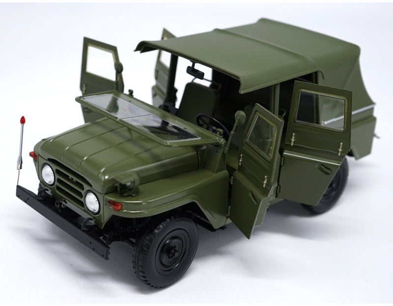 Original Authorized factory diecast 1:18 beijing jeep BJ212 green Classic toy car Models for gift, collection Original Authorized factory diecast 1:18 beijing jeep BJ212 green Classic toy car Models for gift, collection