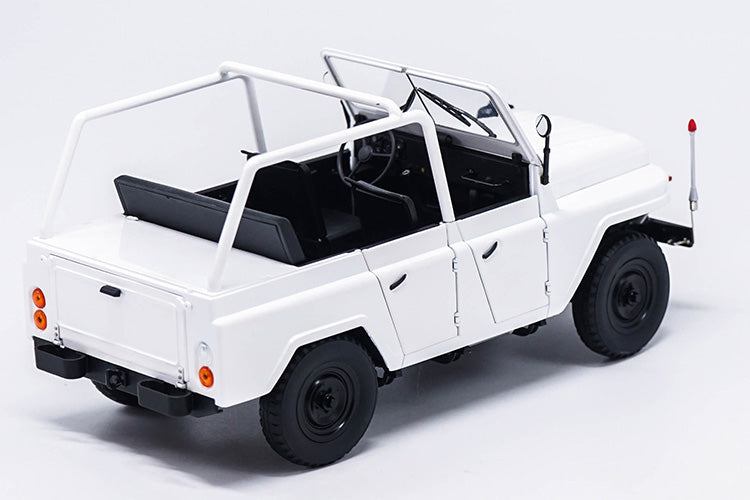 Original Authorized factory diecast 1:18 beijing jeep BJ212 green Classic toy car Models for gift, collection Original Authorized factory diecast 1:18 beijing jeep BJ212 green Classic toy car Models for gift, collection