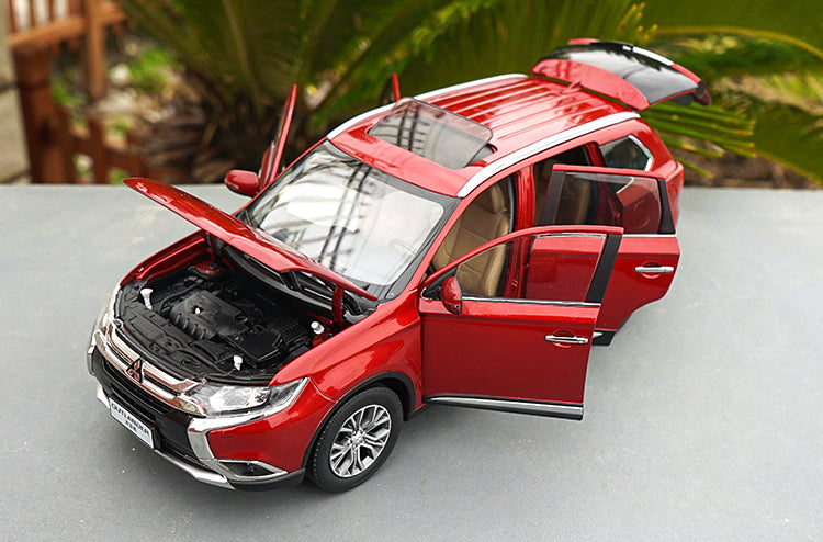 GAC Mitsubishi Outlander SUV die cast car model in scale 1:18 2016 version red/white GAC Mitsubishi Outlander SUV die cast car model in scale 1:18 2016 version red/white