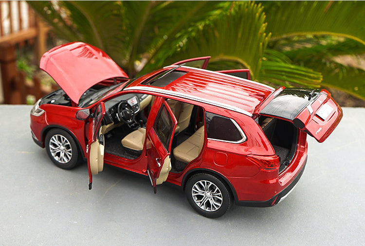 GAC Mitsubishi Outlander SUV die cast car model in scale 1:18 2016 version red/white GAC Mitsubishi Outlander SUV die cast car model in scale 1:18 2016 version red/white