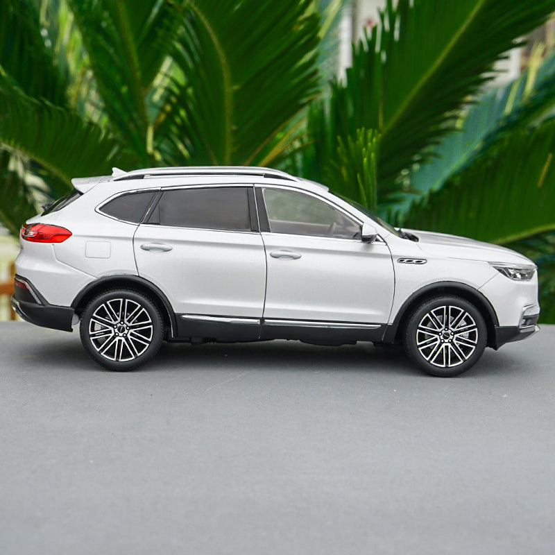 Original factory 1:18 China LEOPAARD MATTU diecast SUV car model with small gift Original factory 1:18 China LEOPAARD MATTU diecast SUV car model with small gift