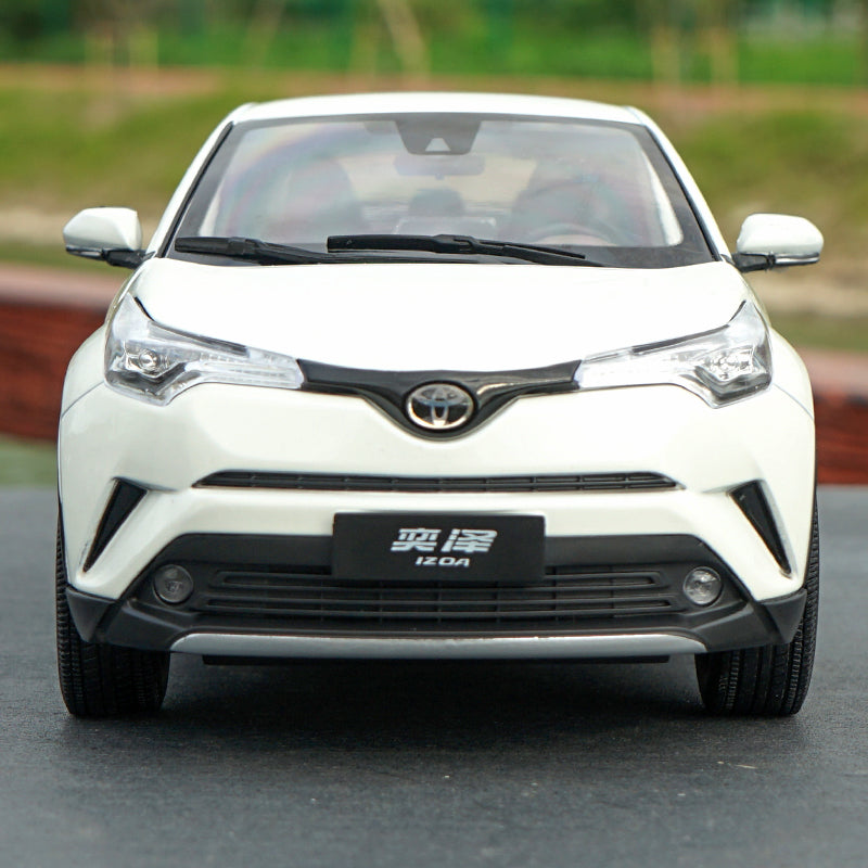 Original factory 1:18 TOYOTA IZOA DIE CAST MODEL with small gift Original factory 1:18 TOYOTA IZOA DIE CAST MODEL with small gift