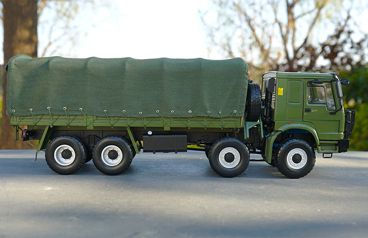 Original factory 1:24 HOWO 8*8 China Heavy duty military off-road truck model for collection, gift Original factory 1:24 HOWO 8*8 China Heavy duty military off-road truck model for collection, gift