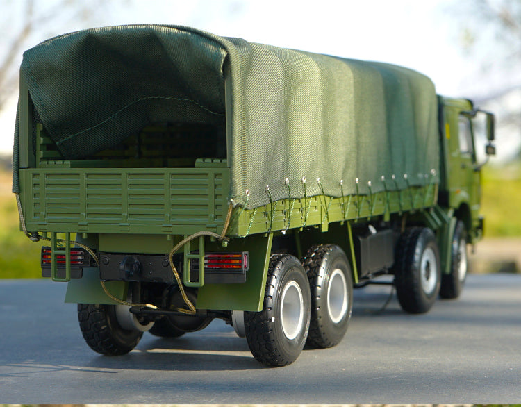 Original factory 1:24 HOWO 8*8 China Heavy duty military off-road truck model for collection, gift Original factory 1:24 HOWO 8*8 China Heavy duty military off-road truck model for collection, gift