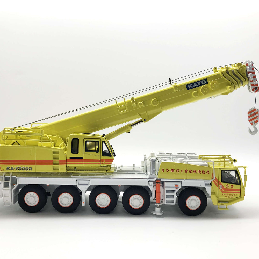 Original factory 1:50 Scale Kato Ka-1300R Allterr Crane Yellow  Metal carne with small gift Original factory 1:50 Scale Kato Ka-1300R Allterr Crane Yellow  Metal carne with small gift