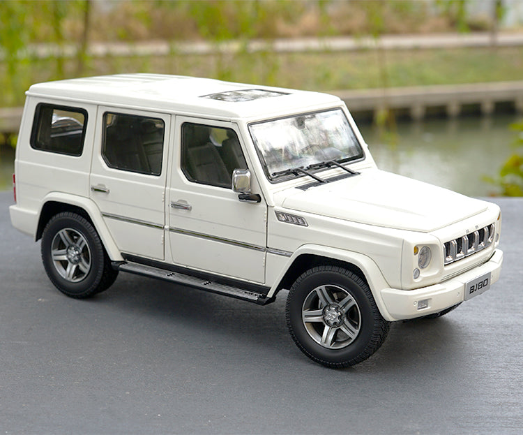Original factory 1:18 BAW Beijing Jeep BJ80 BJ80J millitary car model off-road SUV car model for gift Original factory 1:18 BAW Beijing Jeep BJ80 BJ80J millitary car model off-road SUV car model for gift