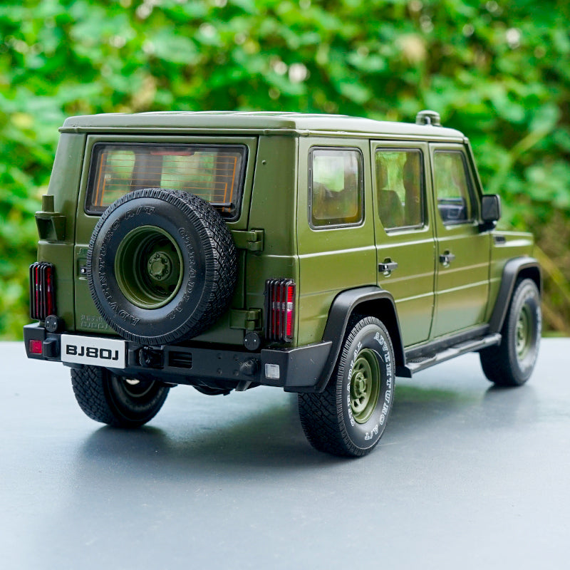 Original factory 1:18 BAW Beijing Jeep BJ80 BJ80J millitary car model off-road SUV car model for gift Original factory 1:18 BAW Beijing Jeep BJ80 BJ80J millitary car model off-road SUV car model for gift