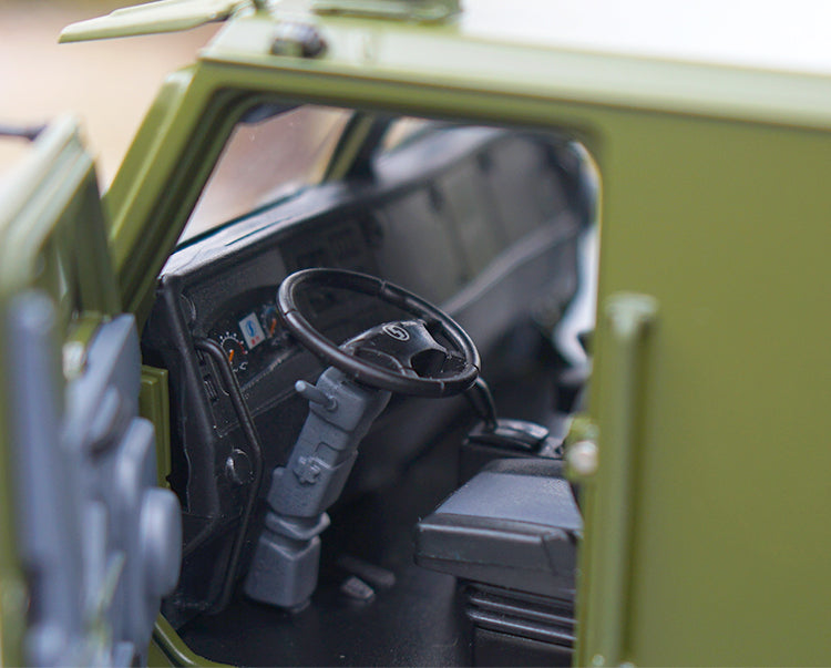 Original factory diecast 1:24 Shanqi Delong SX2220 off-road Army truck model, diecast scale 1:24 military truck model for sale Original factory diecast 1:24 Shanqi Delong SX2220 off-road Army truck model, diecast scale 1:24 military truck model for sale