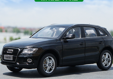 Original Authorized factory 1:18 Audi Q5 New Q5 car model,Classic toy Audi Q5 2015 Versin toy car Models for gift Original Authorized factory 1:18 Audi Q5 New Q5 car model,Classic toy Audi Q5 2015 Versin toy car Models for gift