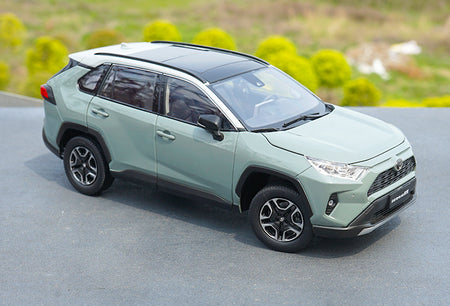 Original factory collectible 1:18 FAW Toyota brand new RAV4 2019 model diecast scale SUV car model for promotional gift