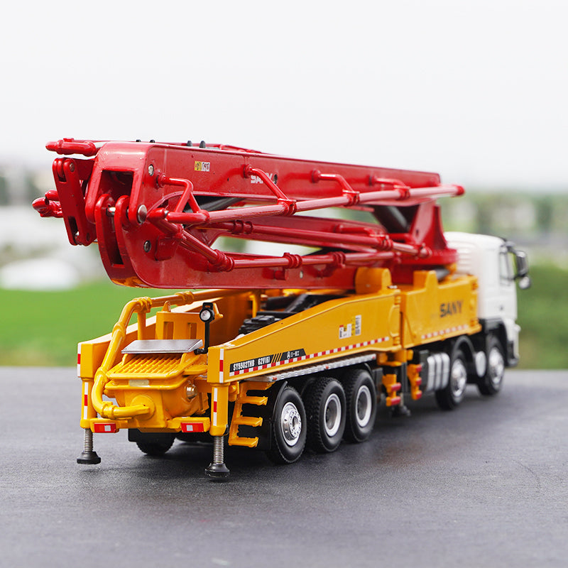 Original factory 1:50 SANY 62m pump truck model alloy engineering machinery pump truck model for collection