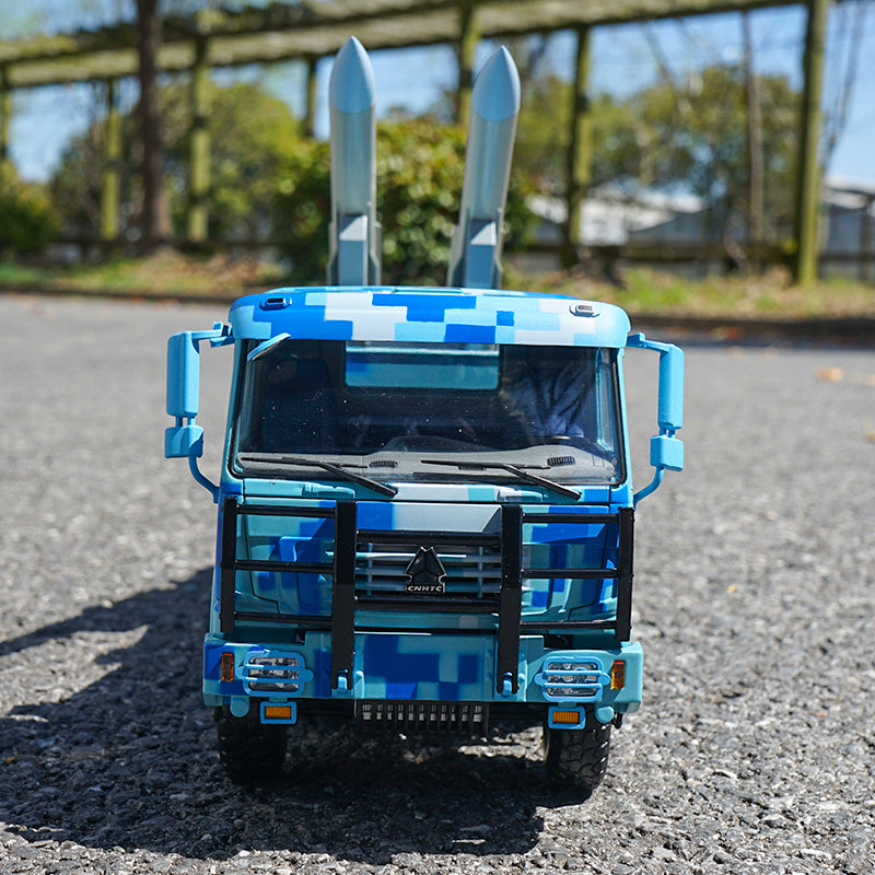 Original factory 1:24 Sinotruk 70th anniversary Chinese missile anti-ship missile launch heavy truck model parade military car model Original factory 1:24 Sinotruk 70th anniversary Chinese missile anti-ship missile launch heavy truck model parade military car model